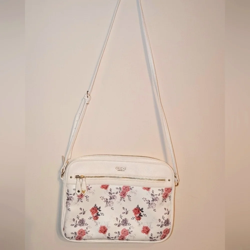 GUESS Floral Print Laptop, EUC